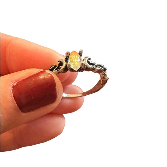 Silver Designed Ring with Iridescent Marquise Center Stone - Picture 5 of 5